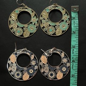 Circular earrings with floral details